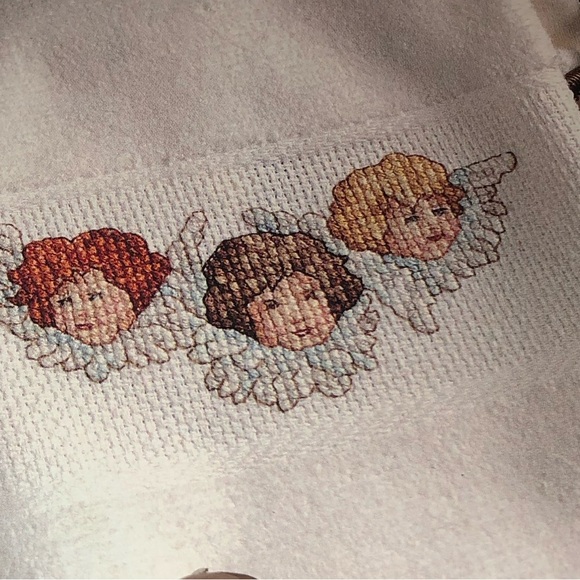 Angels Remembered Cross-Stitch Book - a leisure arts book- 1990s - gently used - Picture 9 of 12